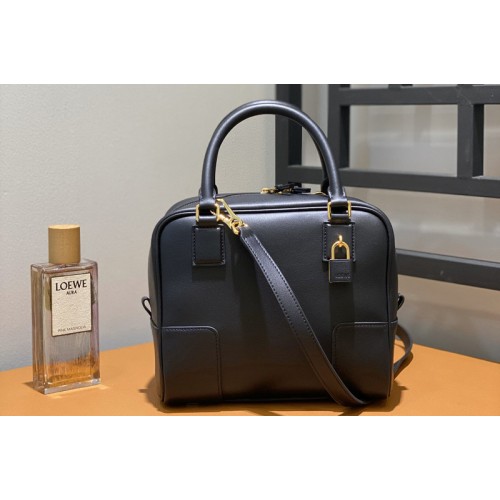 Loewe Amazona 19 square bag in Black nappa calfskin