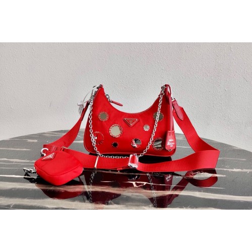 Prada 1BH204 Re-Edition 2005 nylon shoulder bag in Red Nylon