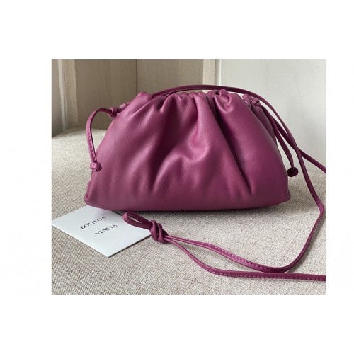 Bottega Veneta pouch bag Soft voluminous clutch in Pink leather