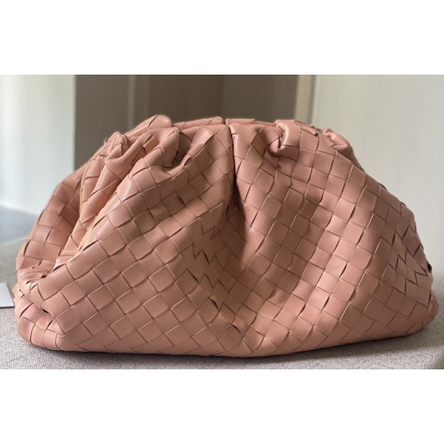 Bottega Veneta pouch bag Soft voluminous clutch in Pink woven leather