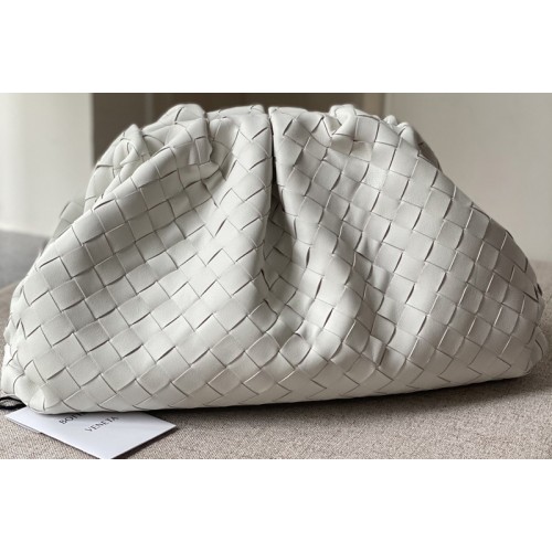 Bottega Veneta pouch bag Soft voluminous clutch in White woven leather