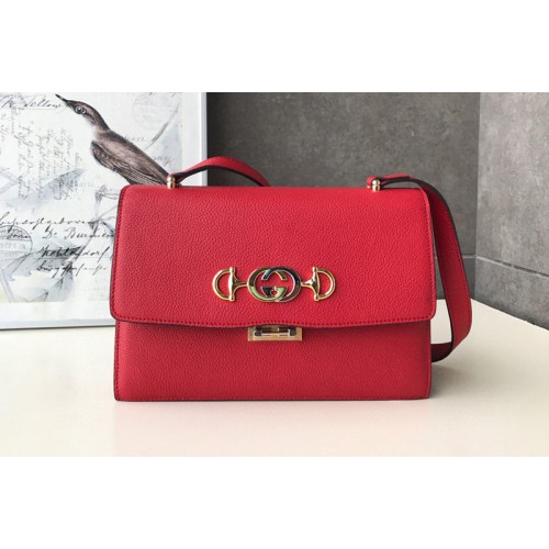 Gucci Zumi grainy leather small shoulder bag in Red grainy leather