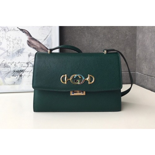Gucci Zumi grainy leather small shoulder bag in Green grainy leather
