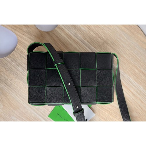 Bottega Veneta Cassette cross-body bag in Black Green Leather