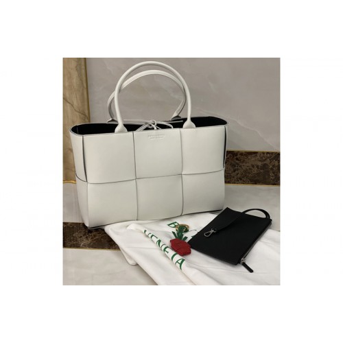 Bottega Veneta Arco Tote Bag in White Nappa leather