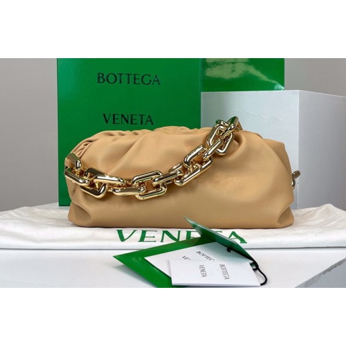 Bottega Veneta Chain Pouch Shoulder Bag in Sand Lambskin Leather With Gold Chain