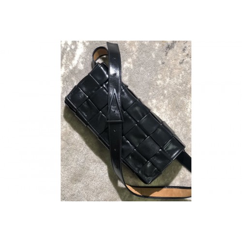 Bottega Veneta Crossbody bag in Black Calfskin leather