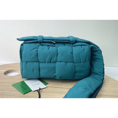 Bottega Veneta Padded tech cassette cross-body bag in Blue nylon