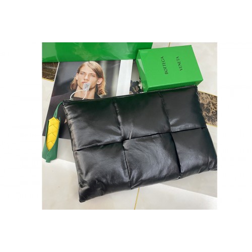 Bottega Veneta Pouch Bag in maxi padded Intrecciato Black Paper Calf leather