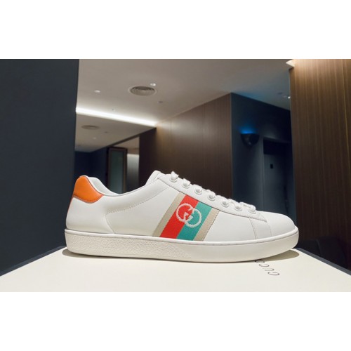 Gucci Mens Ace sneaker with Interlocking G in White leather