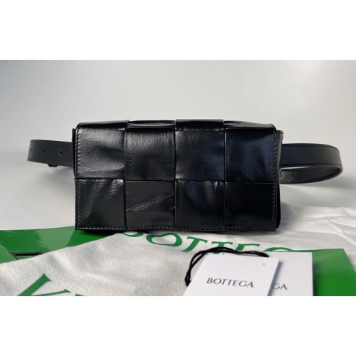 Bottega Veneta Mini Cassette Belt bag in Black Intrecciato Paper Calf leather