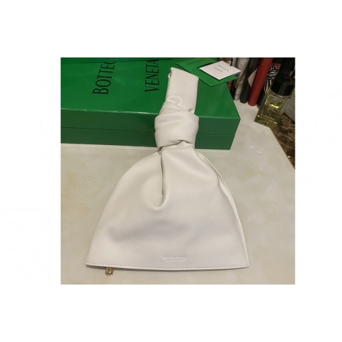 Bottega Veneta Twist Soft clutch with knotted handle in White Nappa leather