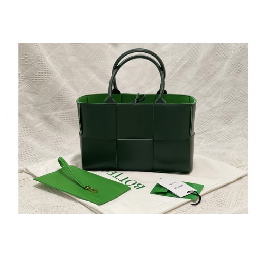 Bottega Veneta Arco Mini tote bag in Raintree Parakeet maxi Intrecciato Nappa leather