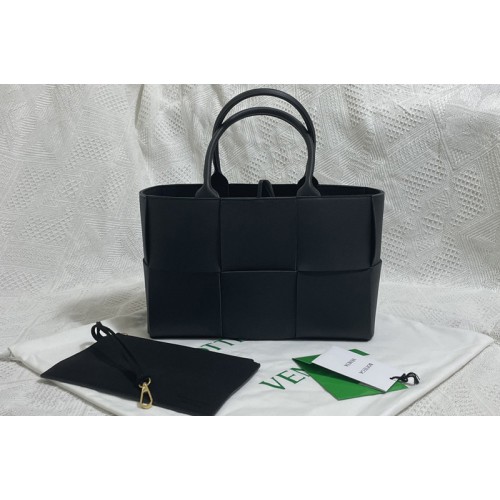 Bottega Veneta Arco Mini tote bag in Black maxi Intrecciato Nappa leather