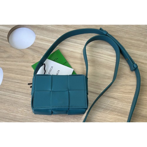 Bottega Veneta Cassette mini bag in Blue Intreccio leather