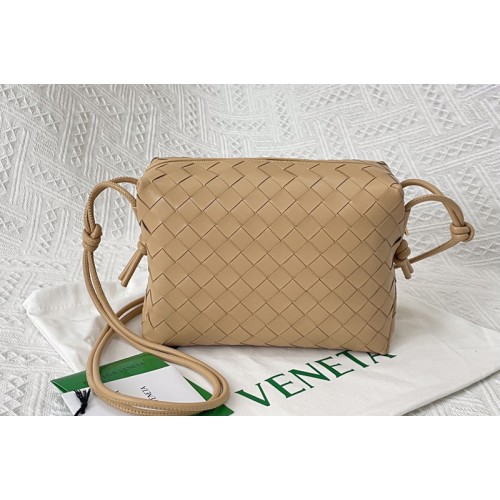 Bottega Veneta Loop cross-body mini bag in Apricot Intrecciato leather