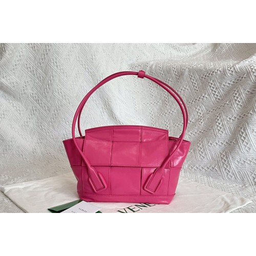 Bottega Veneta Arco top handle bag in Bonbon Intreccio leather