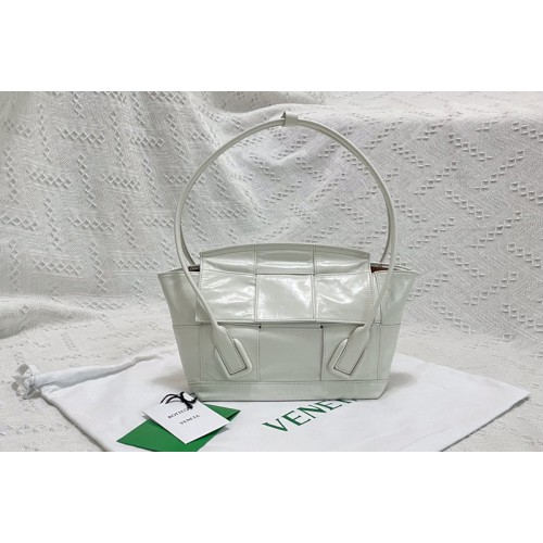 Bottega Veneta Arco top handle bag in White Intreccio leather