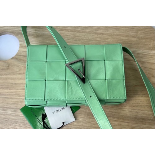 Bottega Veneta Cassette cross-body bag in Green Intreccio leather