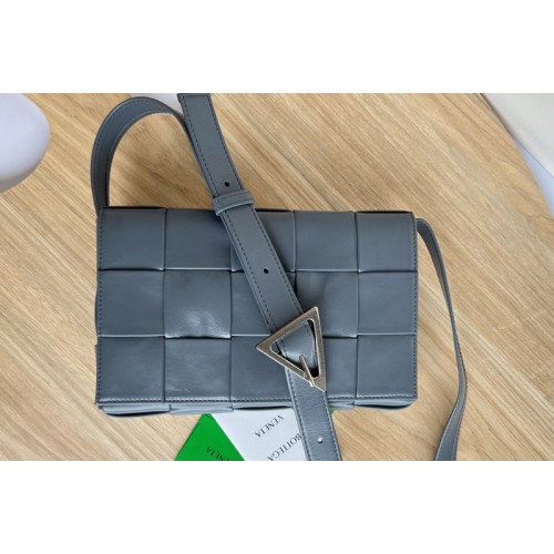 Bottega Veneta Cassette cross-body bag in Blue Intreccio leather