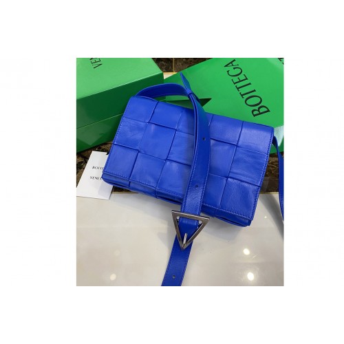 Bottega Veneta Cassette cross-body bag in Cobalt Intreccio leather