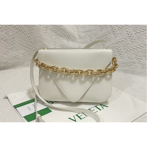 Bottega Veneta Mount Leather envelope bag in White Leather