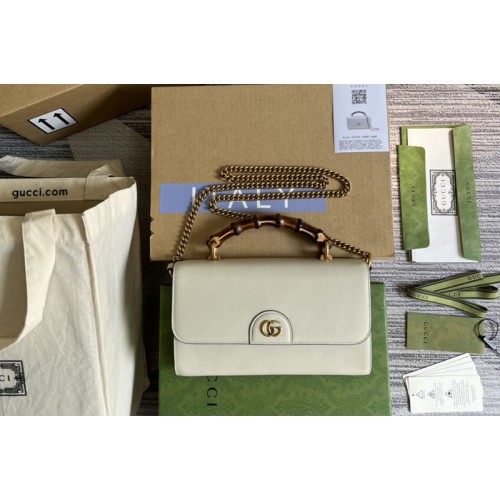 Gucci Diana mini shoulder bag in White leather