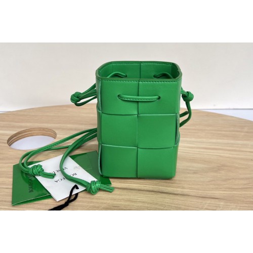 Bottega Veneta Cassette Mini intreccio leather cross-body bucket bag in Green Leather