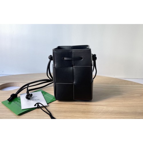 Bottega Veneta Cassette Mini intreccio leather cross-body bucket bag in Black Leather