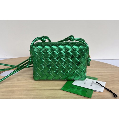 Bottega Veneta Mini Loop intrecciato leather crossbody bag in Green Leather