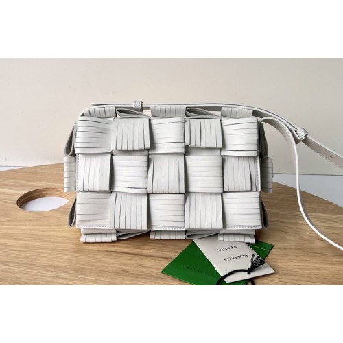 Bottega Veneta Cassette Fringed intreccio leather cross-body bag on White Leather