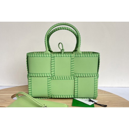 Bottega Veneta Small Arco intreccio leather tote bag in Green Leather