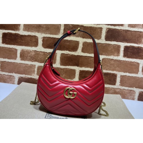 Gucci Marmont half-moon-shaped mini bag in Red matelasse chevron leather Gucci Marmont half-moon-shaped mini bag in Red matelasse chevron leather