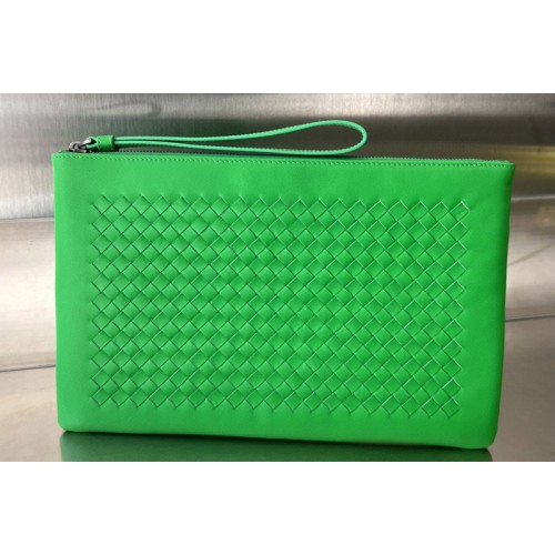 Bottega Veneta Pouch Bag in Green Leather