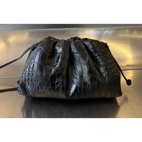 Bottega Veneta Mini Pouch clutch with strap in Black Leather