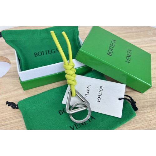 Bottega Veneta Triangle Key Ring in Lemon