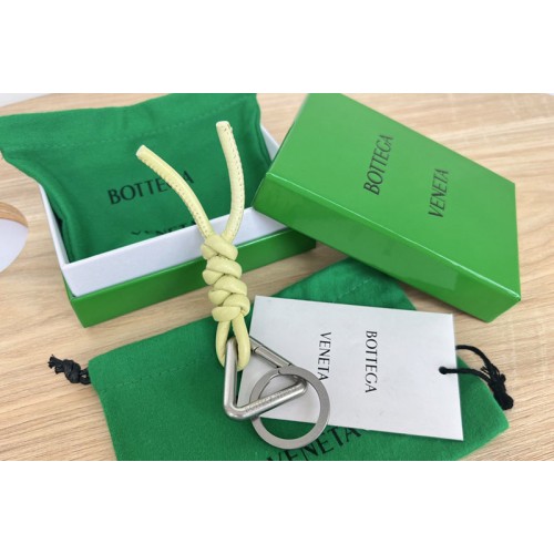 Bottega Veneta Triangle Key Ring in Yellow
