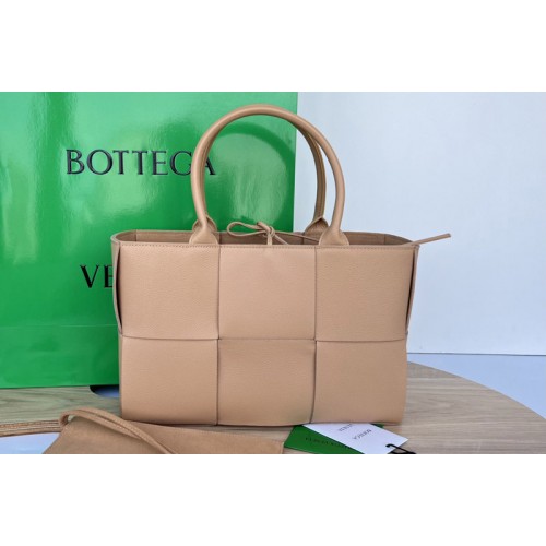 Bottega Veneta Arco Mini tote bag in Pink Intrecciato Nappa leather