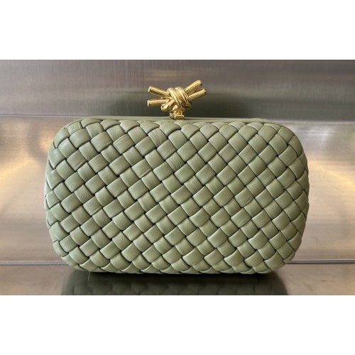 Bottega Veneta Knot Clutch Bag in Travertine Leather