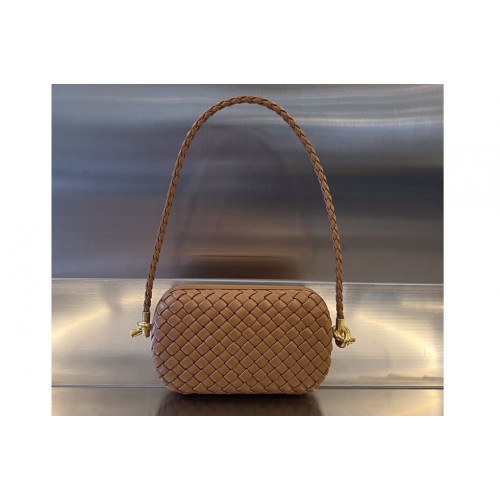 Bottega Veneta Knot On Strap Bag in Brown Leather
