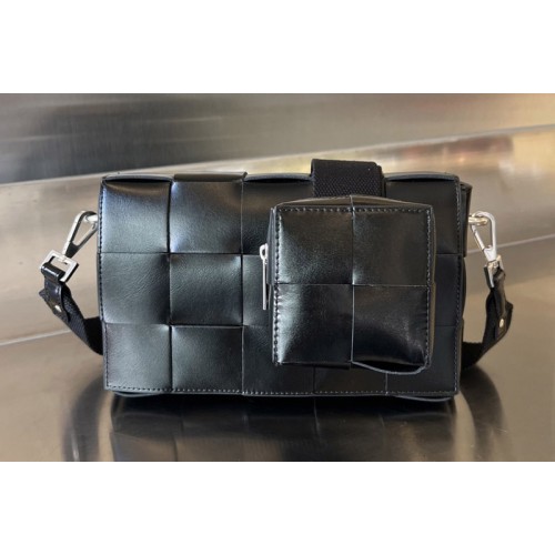 Bottega Veneta Cassette With Versatile Strap Bag in Black Leather