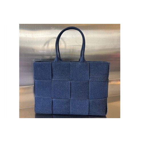 Bottega Veneta Medium Arco Tote Bag in Indigo Denim