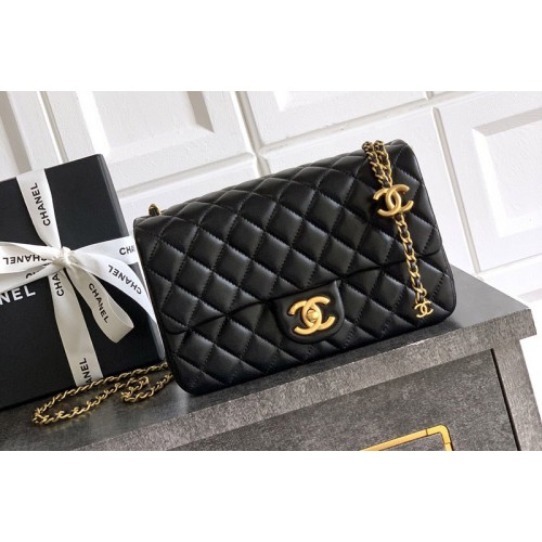 Chanel Flap Bag in Black Leather