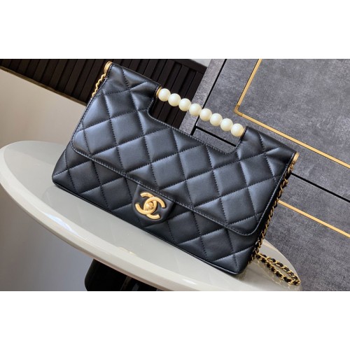 Chanel Shopping Bag in Black Leather