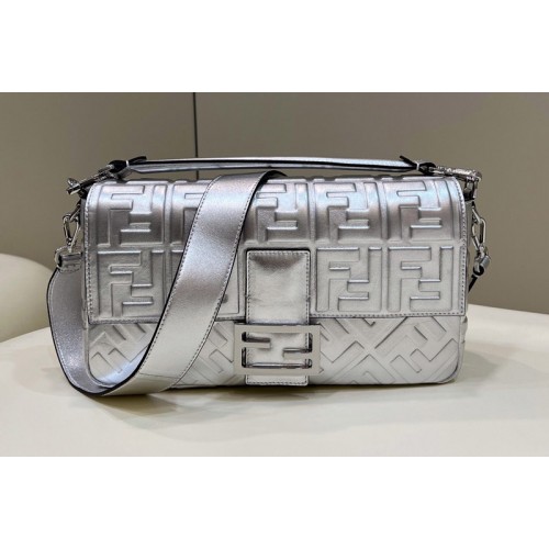 Fendi 8BR600 medium Baguette bag in Silver Leather