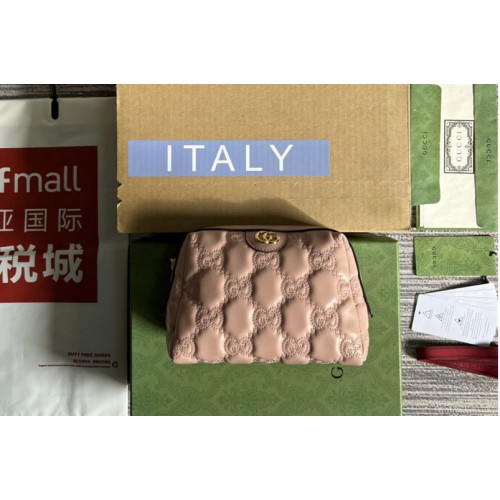 Gucci Matelasse beauty case in Light pink Matelasse leather