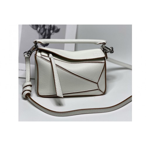 Loewe Mini Puzzle bag in White classic calfskin