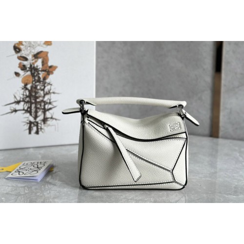 Loewe Mini Puzzle bag in White classic calfskin