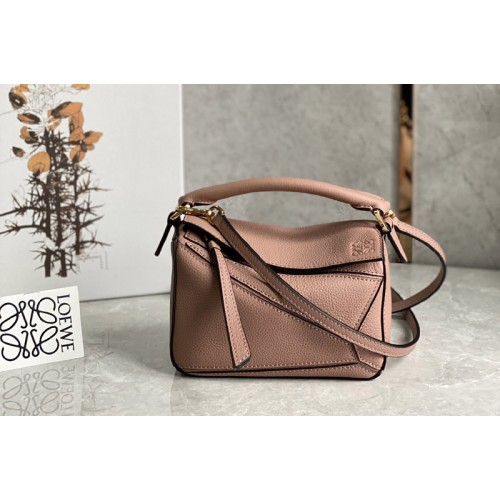 Loewe Mini Puzzle bag in Pink classic calfskin