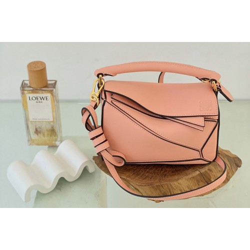 Loewe Mini Puzzle bag in Pink classic calfskin